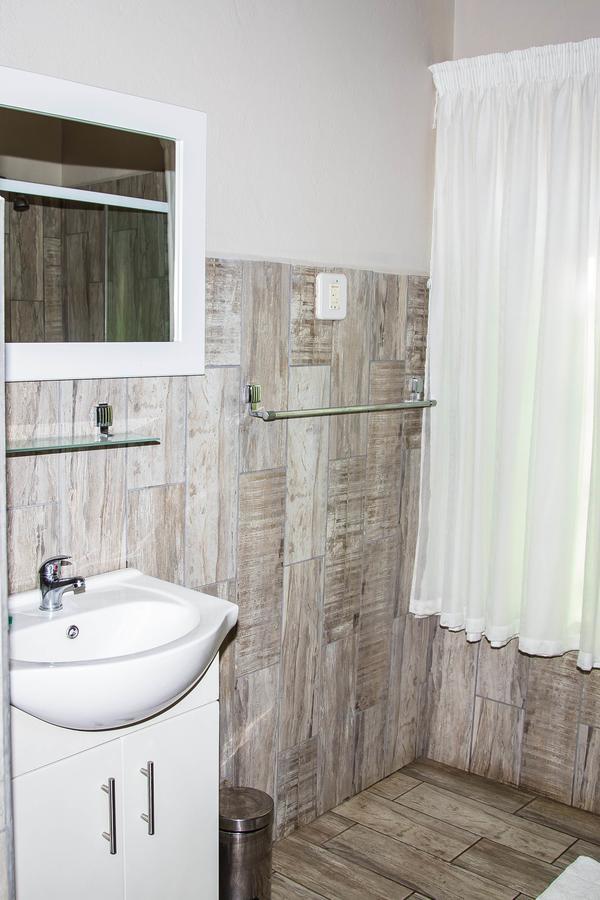 Marico Bosveld Guesthouse Zeerust Buitenkant foto